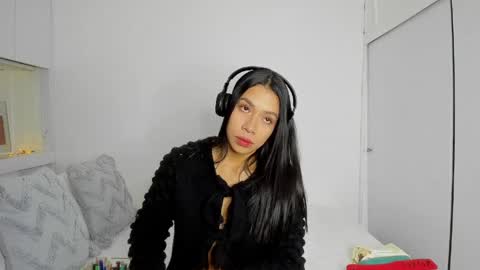 independent model natha online show from April 30, 2026, 6:09 am