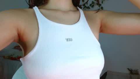 _nayade_ online show from February 16, 2025, 8:33 pm