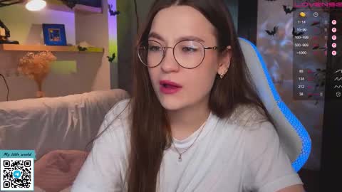 Mia with a big heart  online show from November 12, 2025, 2:12 am