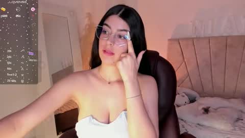 Snapshot of _niah_ chatting on January 18, 2025, 11:22 pm Niah You can call me Ni or cutie haha online show from January 18, 2025, 11:22 pm