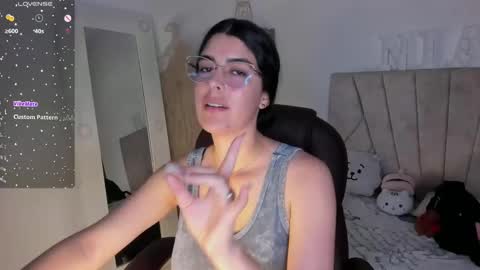 Snapshot of _niah_ chatting on January 26, 2025, 8:13 pm Niah You can call me Ni or cutie haha online show from January 26, 2025, 8:13 pm