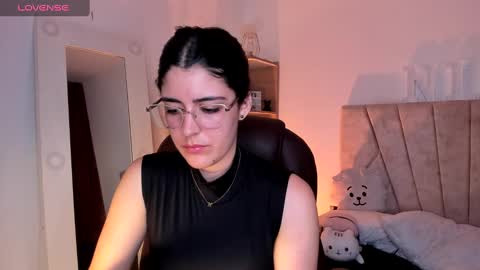 Snapshot of _niah_ chatting on March 1, 2025, 9:15 pm Niah You can call me Ni or cutie haha online show from March 1, 2025, 9:15 pm