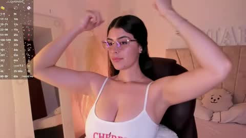 Snapshot of _niah_ chatting on March 7, 2025, 9:27 pm Niah You can call me Ni or cutie haha online show from March 7, 2025, 9:27 pm