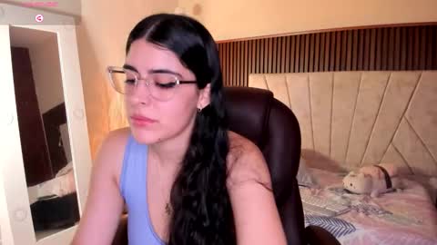 Snapshot of _niah_ chatting on November 23, 2025, 8:52 pm Niah You can call me Ni or cutie haha online show from November 23, 2025, 8:52 pm