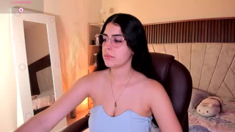 Snapshot of _niah_ chatting on November 27, 2025, 8:33 pm Niah You can call me Ni or cutie haha online show from November 27, 2025, 8:33 pm