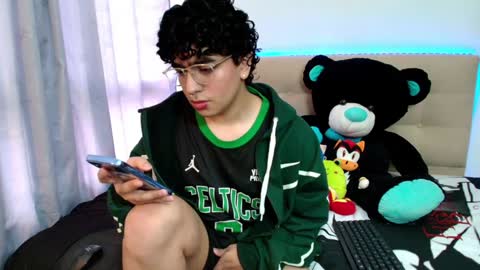 Snapshot of _nickconnor1 chatting on December 15, 2024, 10:04 pm Nicolas online show from December 15, 2024, 10:04 pm