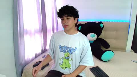 Snapshot of _nickconnor1 chatting on January 2, 2025, 7:40 pm Nicolas online show from January 2, 2025, 7:40 pm