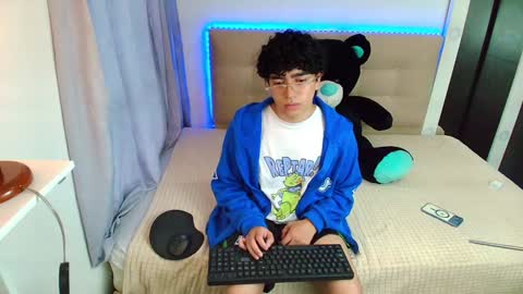 Snapshot of _nickconnor1 chatting on January 2, 2025, 10:44 pm Nicolas online show from January 2, 2025, 10:44 pm