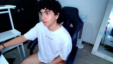 Snapshot of _nickconnor1 chatting on January 29, 2025, 9:39 pm Nicolas online show from January 29, 2025, 9:39 pm