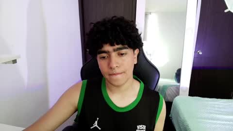 Snapshot of _nickconnor1 chatting on February 19, 2025, 6:43 pm Nicolas online show from February 19, 2025, 6:43 pm