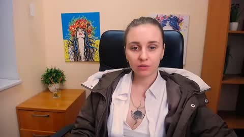 Nica online show from March 4, 2025, 1:49 pm