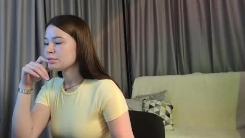 Snapshot of _nikol_cute_ chatting on June 1, 2026, 1:29 am _nikol_cute_ online show from June 1, 2026, 1:29 am