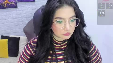 Snapshot of _nina_sweet chatting on October 11, 2025, 12:04 pm online show from October 11, 2025, 12:04 pm