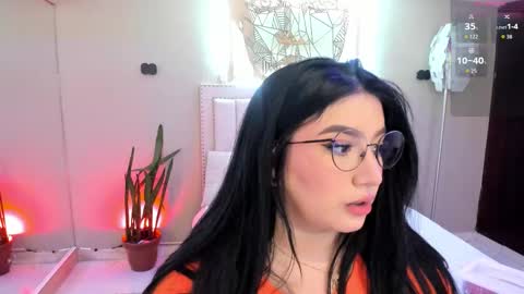Snapshot of _nina_sweet chatting on October 26, 2025, 12:00 pm online show from October 26, 2025, 12:00 pm