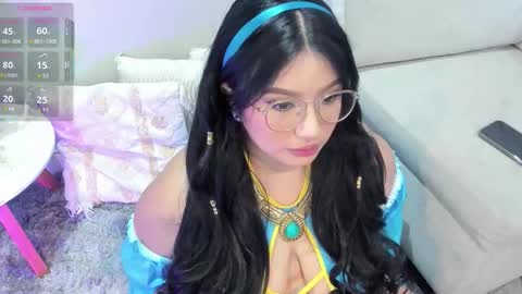 Snapshot of _nina_sweet chatting on October 28, 2025, 12:09 pm online show from October 28, 2025, 12:09 pm