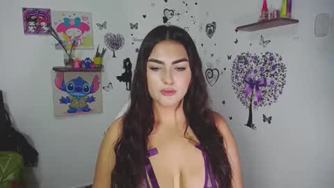 Nina  online show from November 18, 2025, 6:23 pm