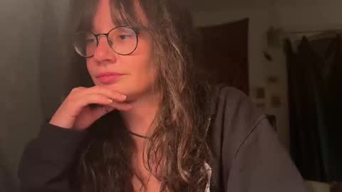 Mila online show from March 25, 2026, 10:16 pm