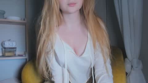  Adalin  online show from November 25, 2025, 9:15 pm
