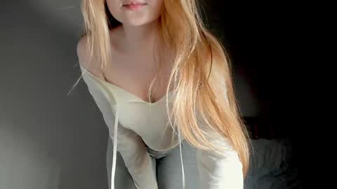  Adalin  online show from December 2, 2025, 9:43 pm