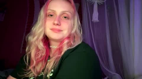 Snapshot of _peaceoutgirlscout_ chatting on September 19, 2025, 2:57 am _peaceoutgirlscout_ online show from September 19, 2025, 2:57 am