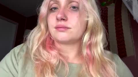 Snapshot of _peaceoutgirlscout_ chatting on October 17, 2025, 4:37 am _peaceoutgirlscout_ online show from October 17, 2025, 4:37 am