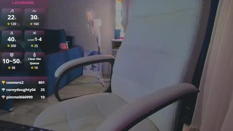 Ilona online show from September 19, 2025, 7:58 pm