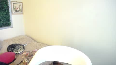 Laura online show from July 29, 2026, 5:44 pm