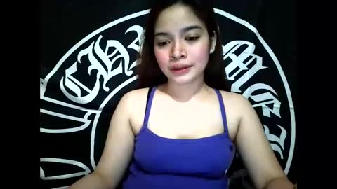 _preciousmoira online show from April 16, 2026, 12:50 pm