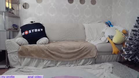 _pretty_fox_ online show from December 24, 2024, 4:44 am