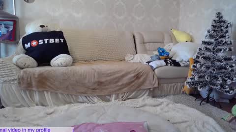 _pretty_fox_ online show from December 30, 2024, 8:10 am