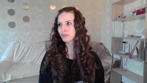 _pretty_fox_ online show from October 28, 2025, 8:18 am