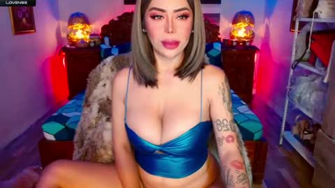Hi my name is selinaim glad to meet everyone here  online show from June 5, 2026, 6:31 am