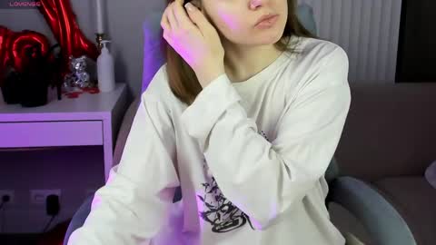 Rina online show from April 4, 2026, 1:04 am