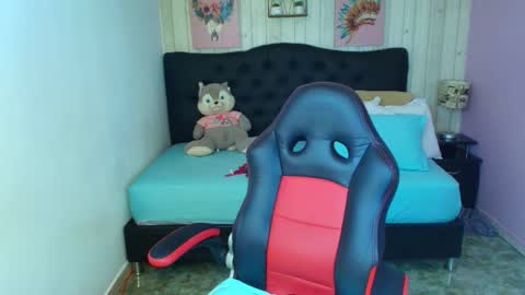 Rachel Jones  online show from January 17, 2026, 10:35 pm