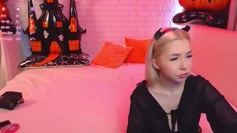 Snapshot of _ramune_ chatting on October 28, 2025, 2:31 pm Merlizz Eva Jane Mila Nicole left to right online show from October 28, 2025, 2:31 pm