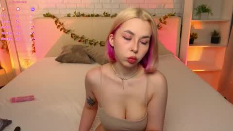 Snapshot of _ramune_ chatting on March 1, 2026, 8:11 pm Merlizz Eva Jane Mila Nicole left to right online show from March 1, 2026, 8:11 pm