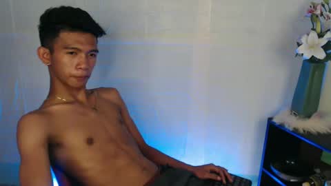 _rellvanxx online show from March 8, 2025, 7:42 pm