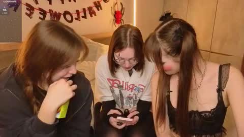 LISSAPVT IS OPEN online show from October 31, 2025, 7:26 pm