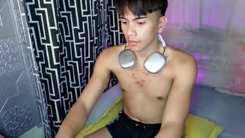 _rhodhard online show from April 13, 2026, 4:07 am