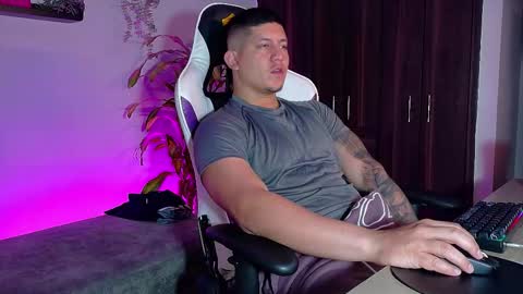 Roberto online show from October 24, 2025, 8:49 pm