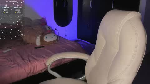   online show from December 20, 2025, 7:32 pm