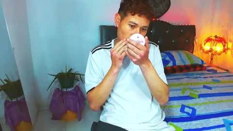 santi online show from March 22, 2026, 2:48 am