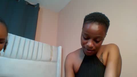 _sassydiva_ online show from November 17, 2025, 11:54 pm