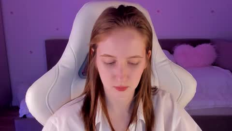 _secretelly_ online show from November 15, 2025, 5:05 am