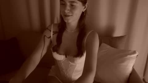 Lia online show from November 13, 2025, 8:41 pm
