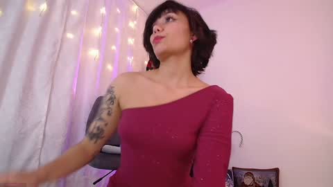 Laura online show from January 1, 2025, 9:39 am