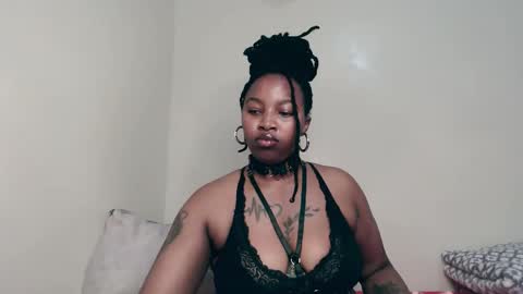 Snapshot of _sexysquirter chatting on December 17, 2025, 5:52 pm _sexysquirter online show from December 17, 2025, 5:52 pm