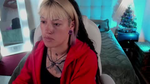 _sharlotte777 online show from December 13, 2024, 2:16 pm