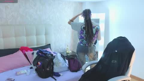 _sharlotte777 online show from January 15, 2026, 12:43 pm