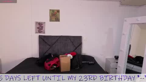 _sharlotte777 online show from June 22, 2026, 12:24 pm